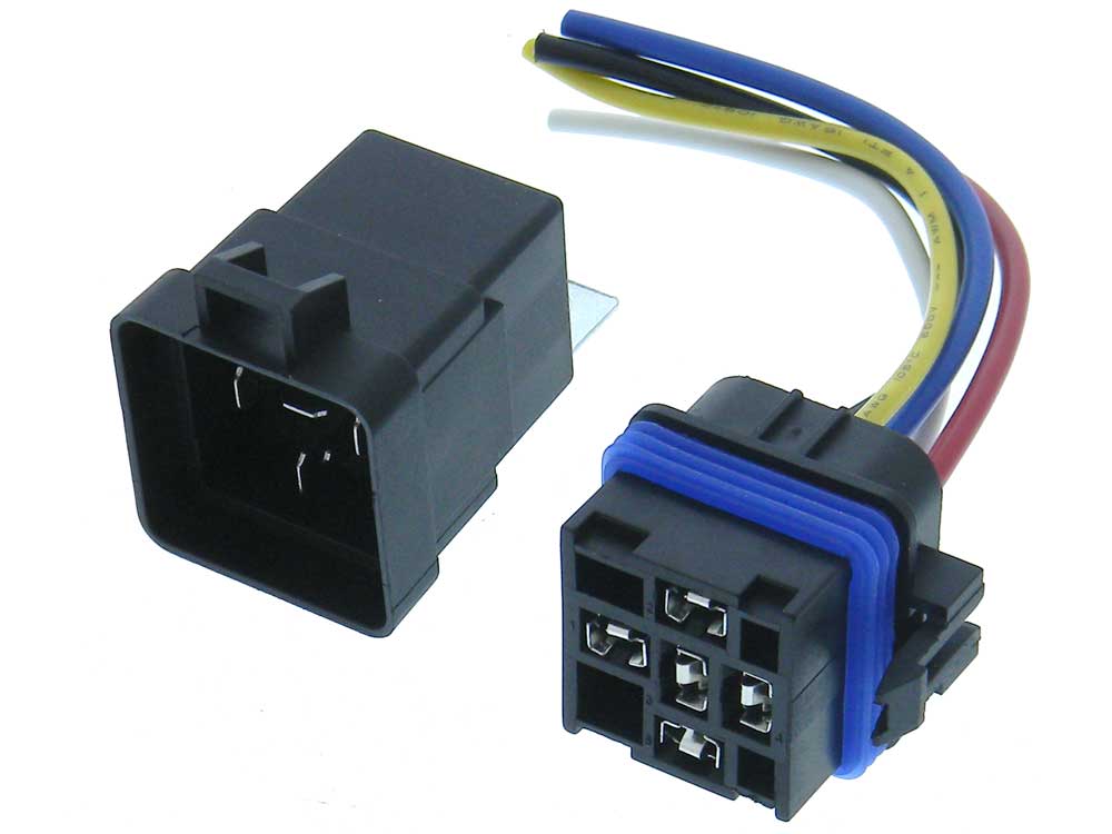 14VDC SPDT Automotive Relay 40A, Water Resistant with Socket