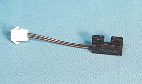 REED SWITCH WITH PLASTIC HOUSING