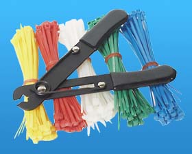 200 PCS. CABLE TIES & CUTTER