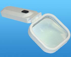 4 LED LIGHTED MAGNIFIER